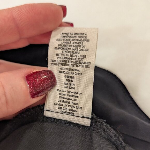 FREE PEOPLE Nicole Velvet Halter Top M -- Black -- Plunging V-Neck -- Open Back - Picture 11 of 12